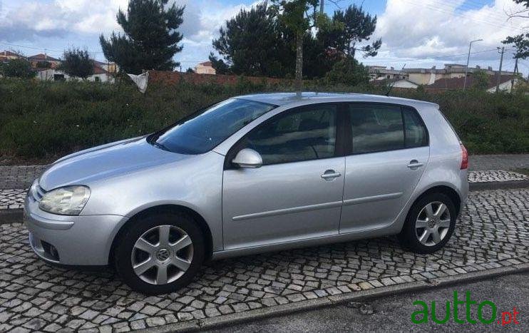 2005' Volkswagen Golf photo #1