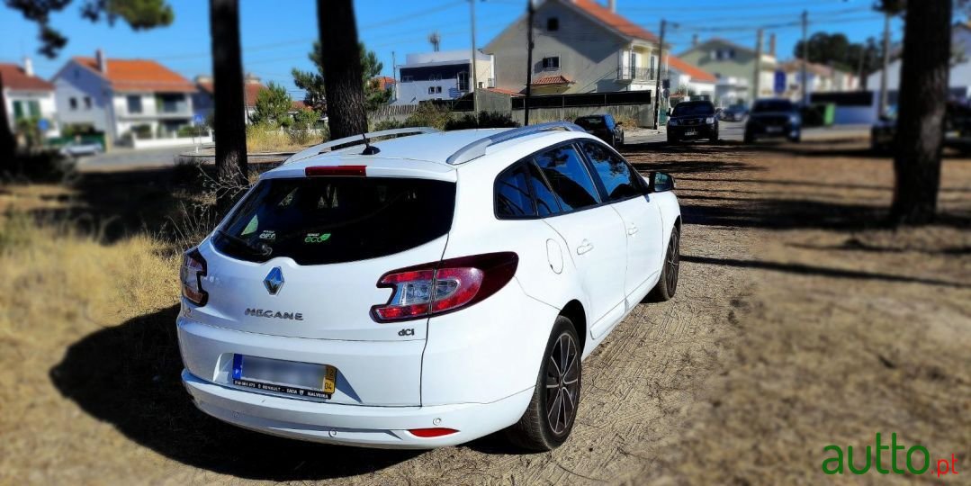 2012' Renault Megane Sport Tourer photo #4