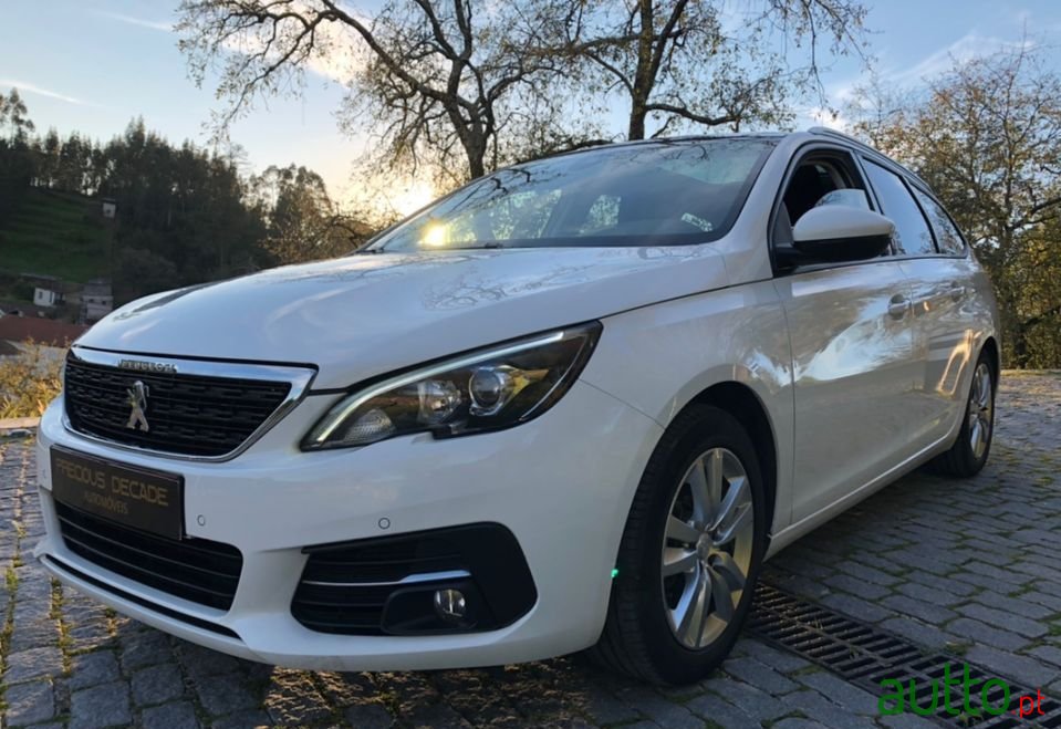 2019' Peugeot 308 Sw photo #2