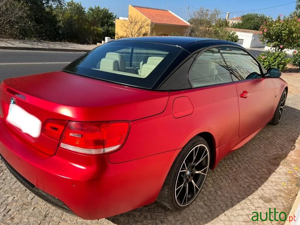 2009' BMW 320 photo #2