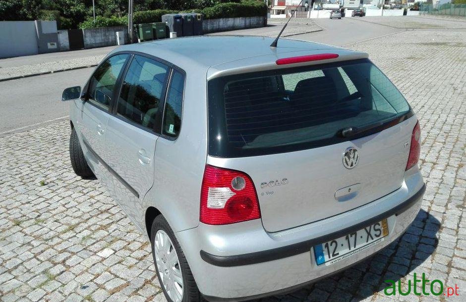 2004' Volkswagen Polo photo #3