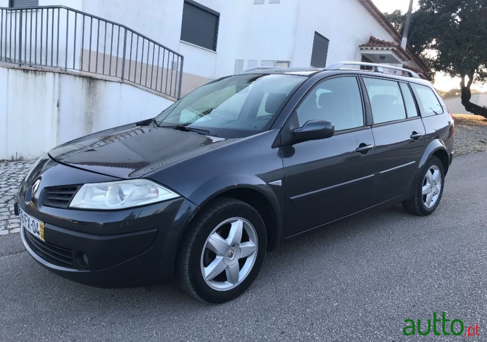 2008' Renault Megane Break photo #1