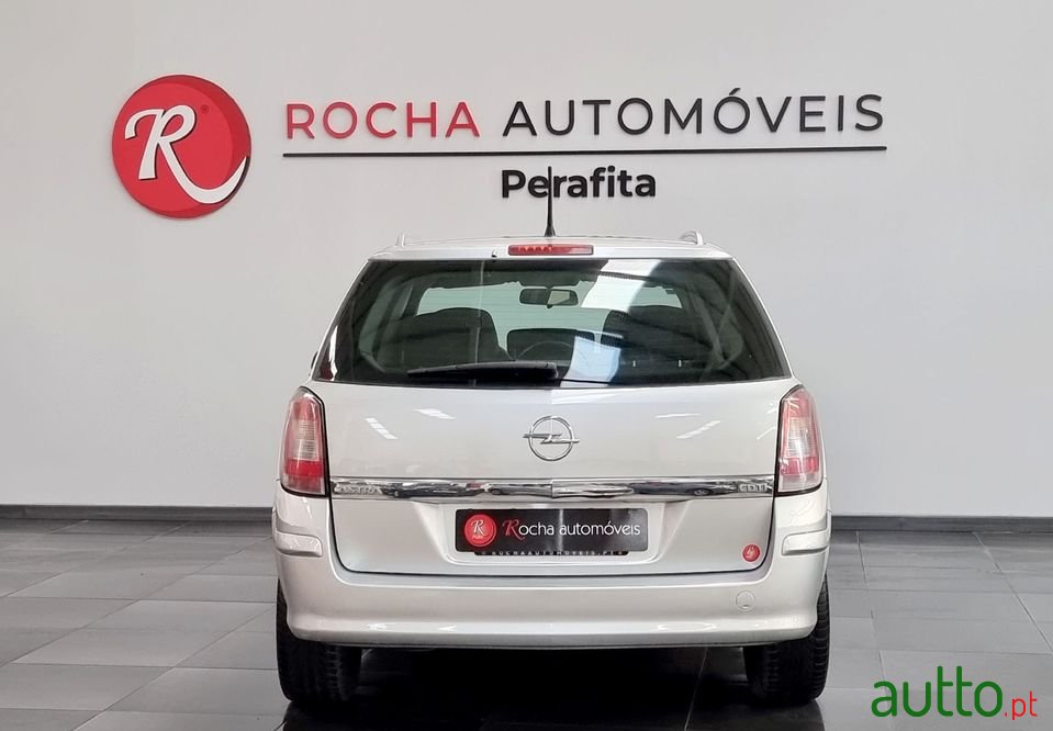 2007' Opel Astra Caravan photo #4