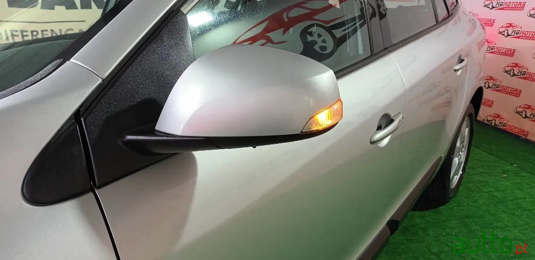 2011' Renault Megane Sport Tourer photo #5