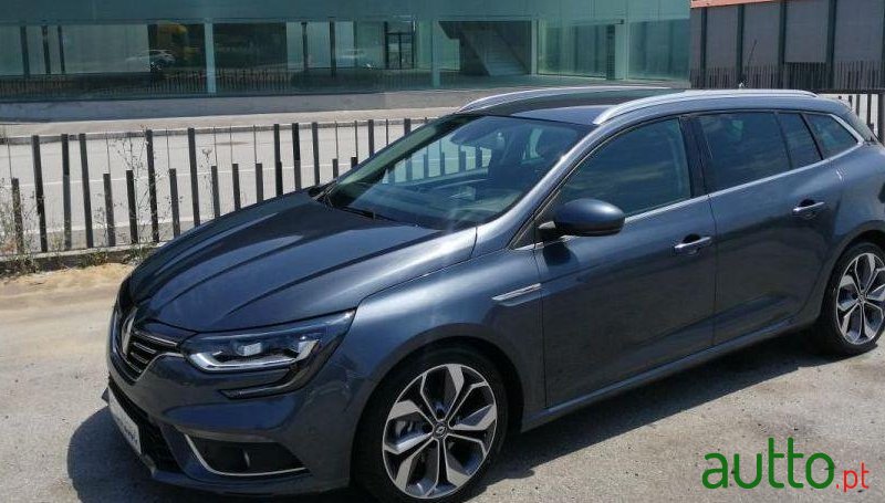 2016' Renault Megane Sport Tourer photo #2