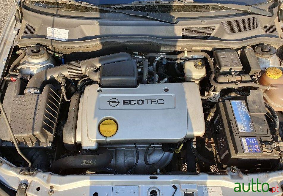 2001' Opel Astra Caravan photo #1