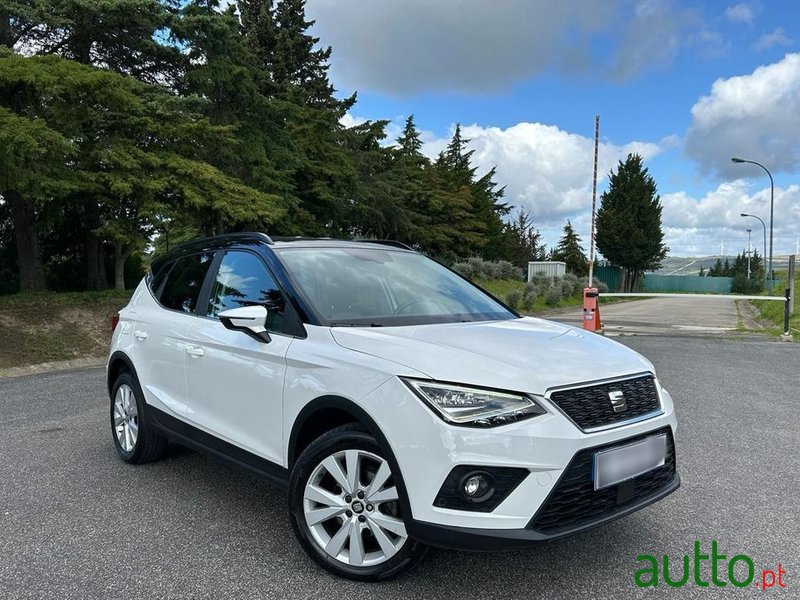 2018' SEAT Arona 1.6 Tdi Style photo #1