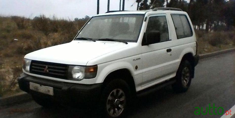 1993' Mitsubishi Pajero Glx photo #2