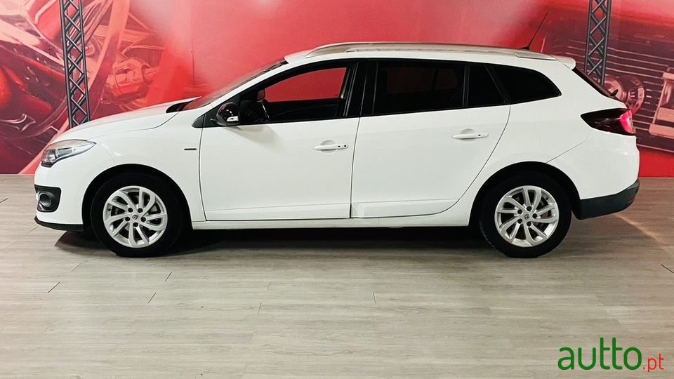 2016' Renault Megane Sport Tourer photo #2