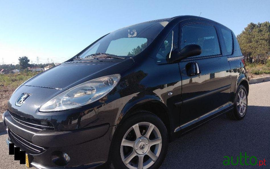 2005' Peugeot 1007 Sporty photo #1