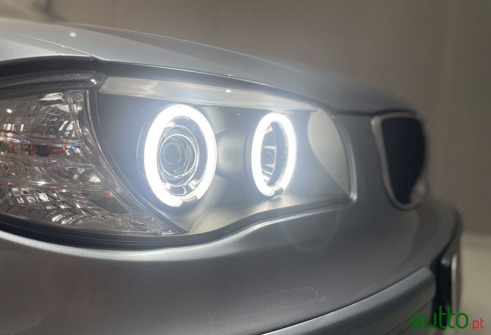 2009' BMW Série 1 I Edition Sport photo #5