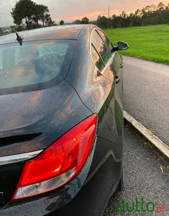 2011' Opel Insignia photo #2