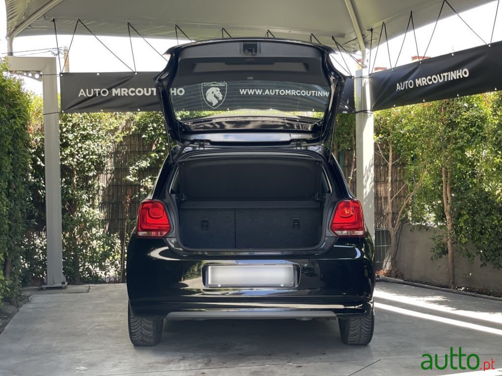 2013' Volkswagen Polo photo #6