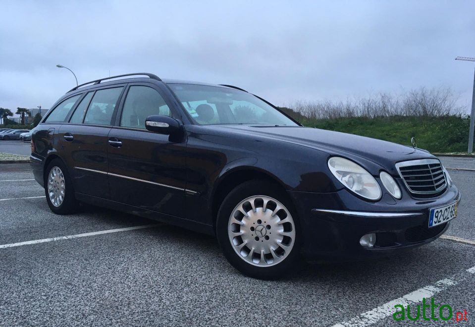 2004' Mercedes-Benz E-320 photo #2
