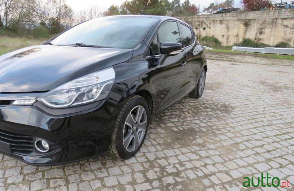2015' Renault Clio photo #1