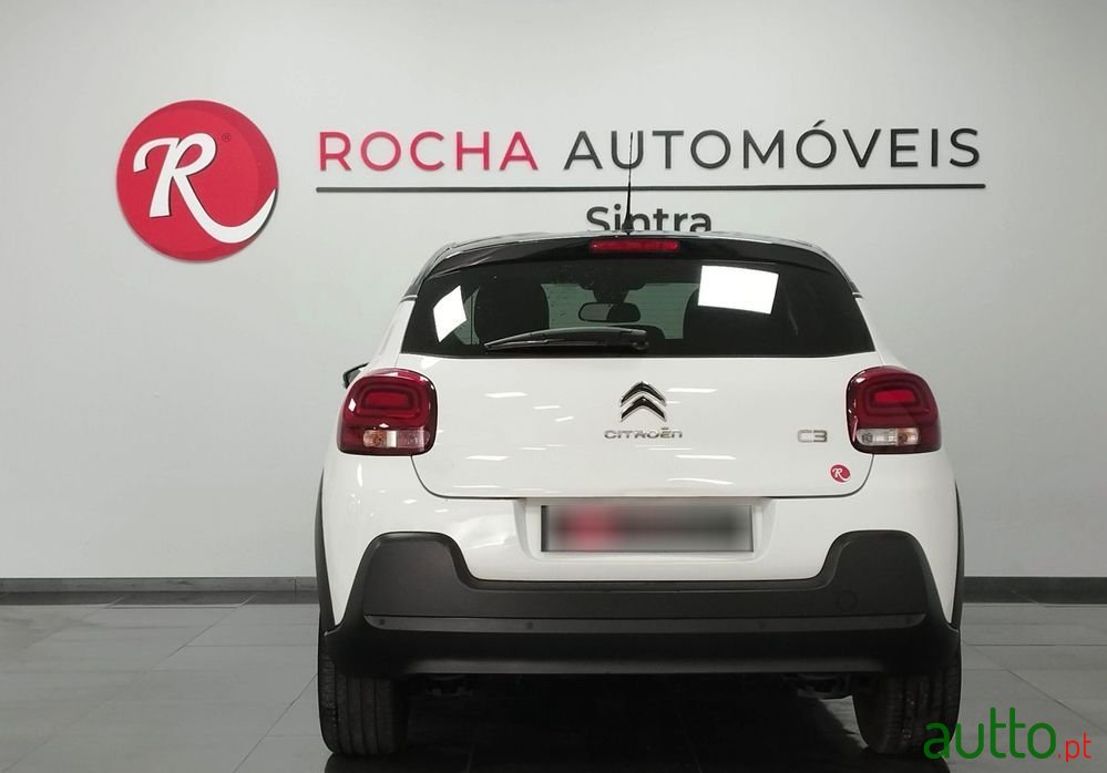 2017' Citroen C3 1.2 Puretech Shine photo #5