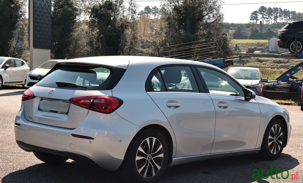 2022' Mercedes-Benz Classe A Style photo #2