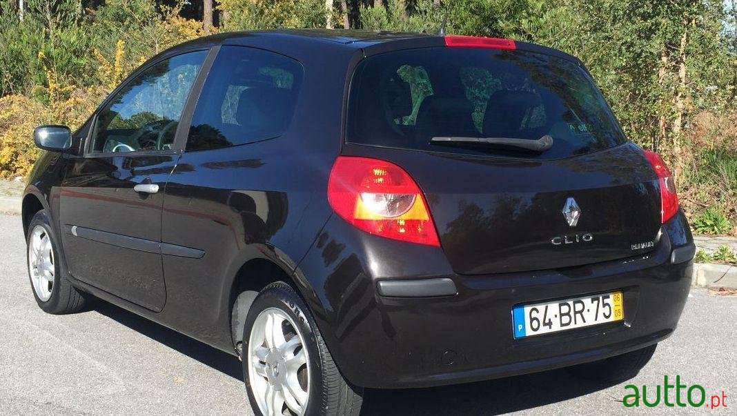 2006' Renault Clio photo #1