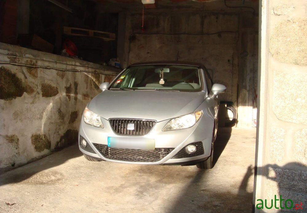 2009' SEAT Ibiza photo #1