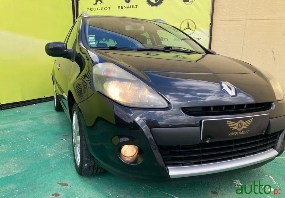 2011' Renault Clio Break photo #4