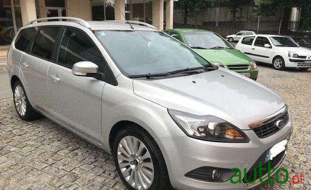 2009' Ford Focus Sw photo #2