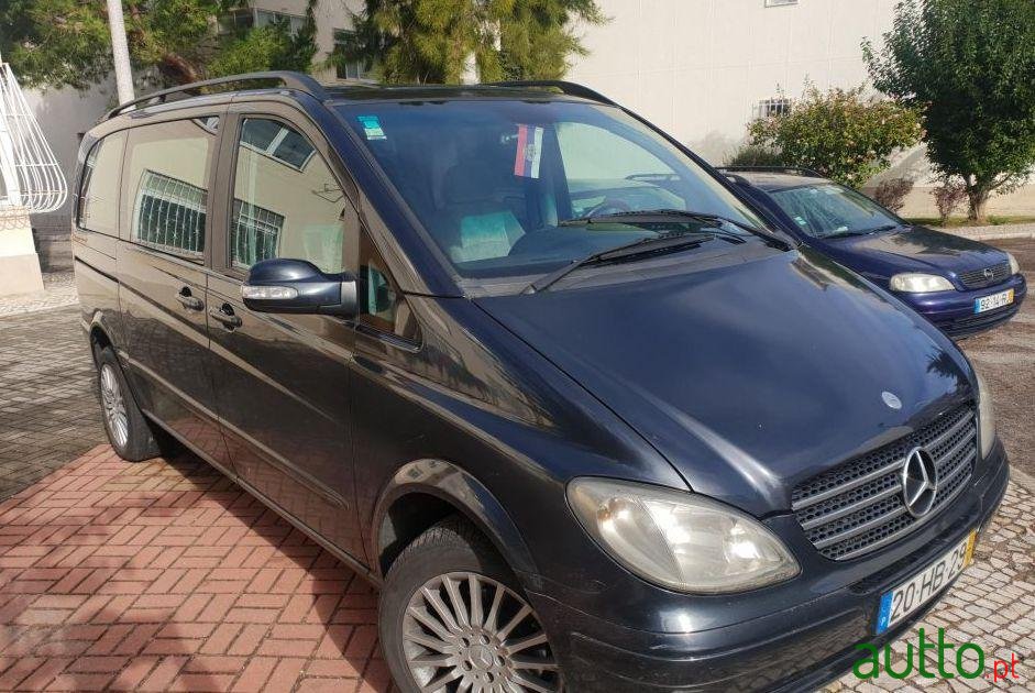 2003' Mercedes-Benz Viano Urban 2.2 Cdi photo #2