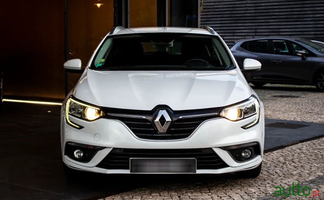 2019' Renault Megane photo #2