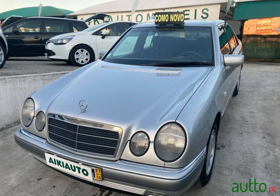 1997' Mercedes-Benz E-220 photo #1