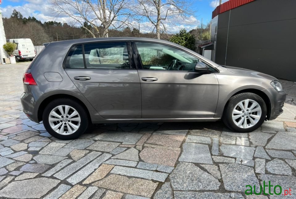 2015' Volkswagen Golf photo #5