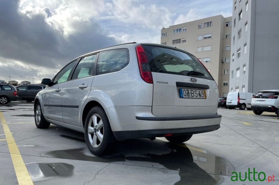 2006' Ford Focus Sw photo #4