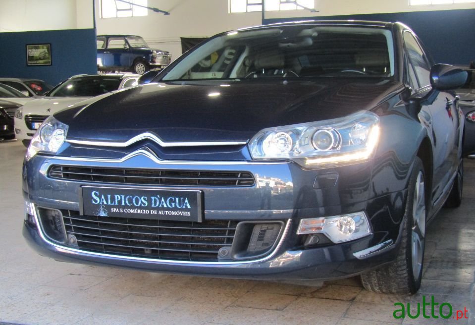 2011' Citroen C5 photo #3