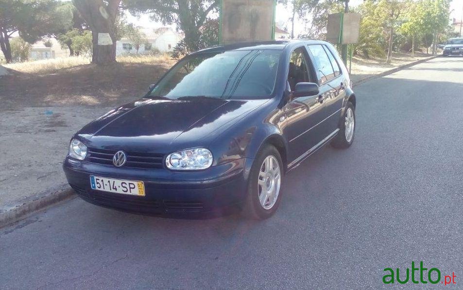 2001' Volkswagen Golf photo #1