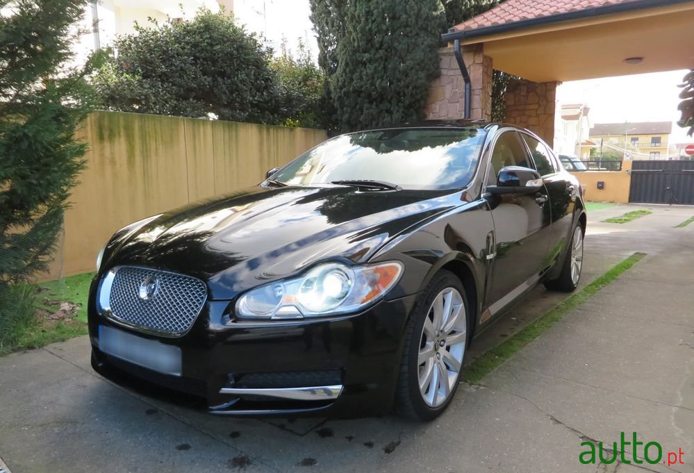 2009' Jaguar XF photo #6