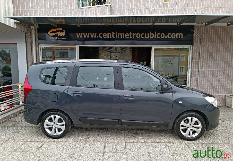 2015' Dacia Lodgy photo #3