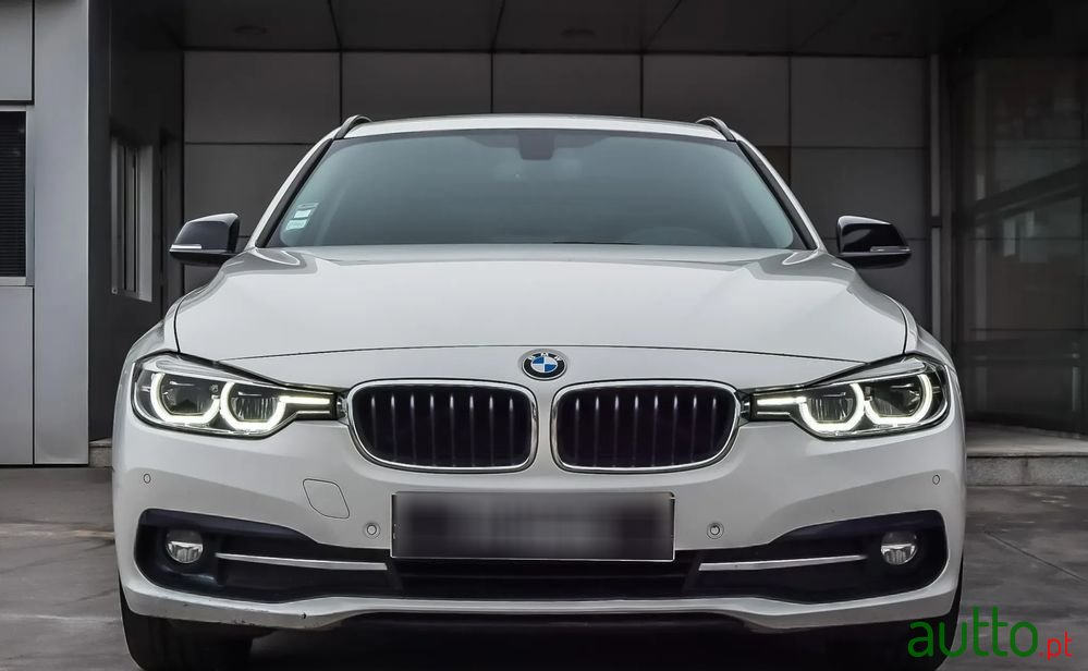 2017' BMW 320 D Touring Line Sport photo #4