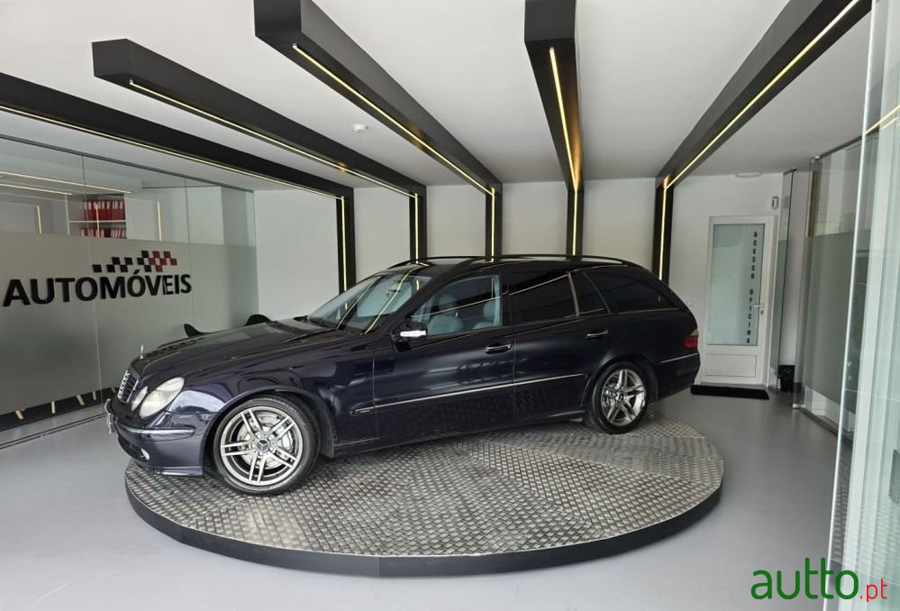 2003' Mercedes-Benz E 320 photo #2