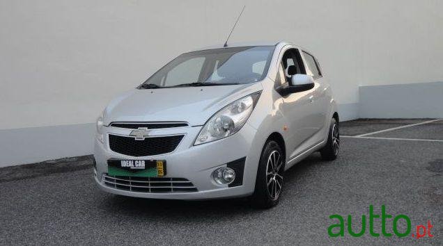2010' Chevrolet Spark 1.0 Lt photo #1