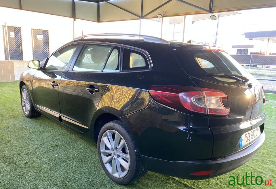 2013' Renault Megane Sport Tourer photo #5