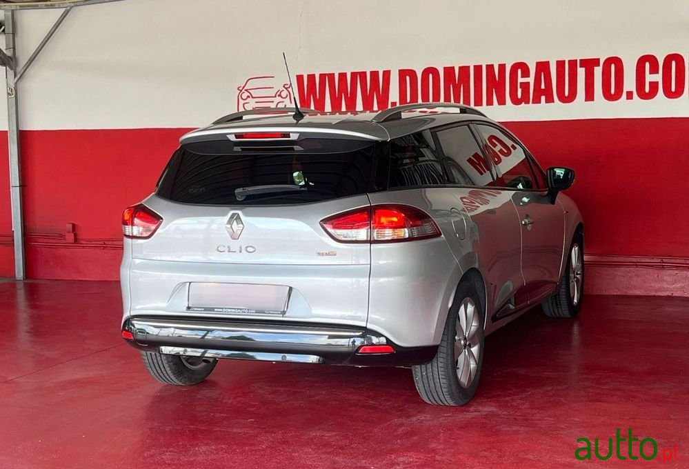 2017' Renault Clio Sport Tourer photo #6