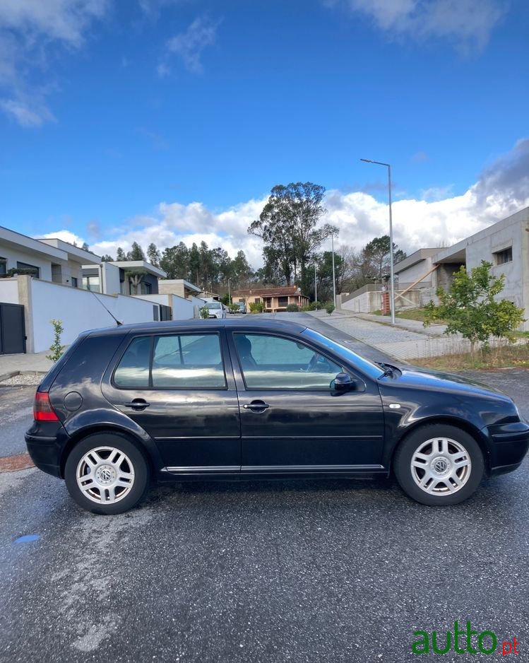 2001' Volkswagen Golf 1.4I 25 Anos photo #6