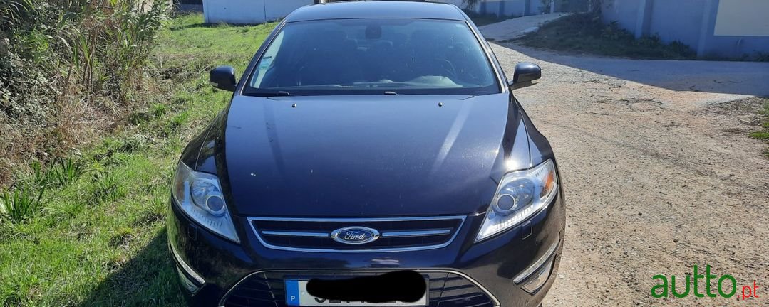 2011' Ford Mondeo photo #1