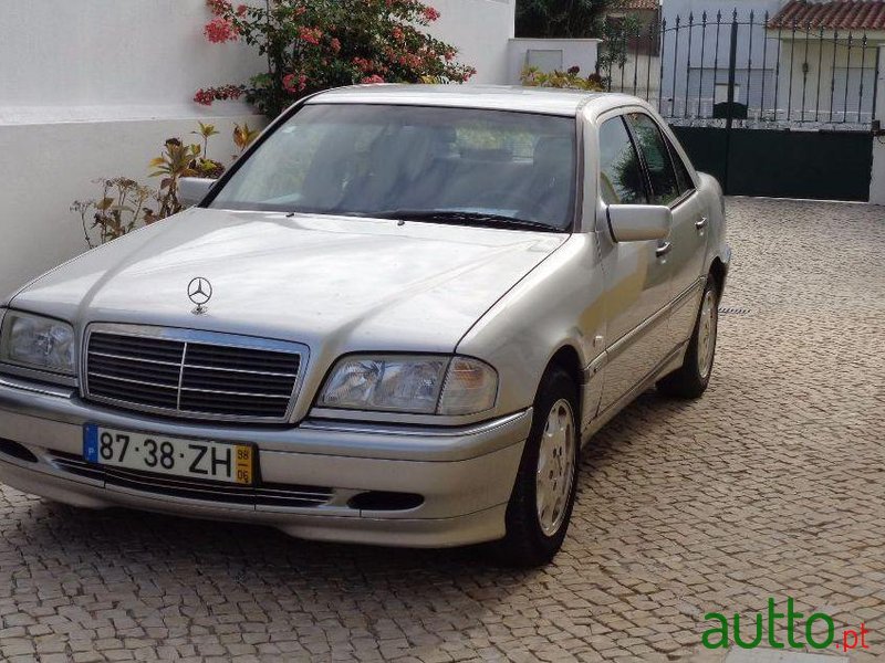 1998' Mercedes-Benz C-220 Cdi Elegance photo #1