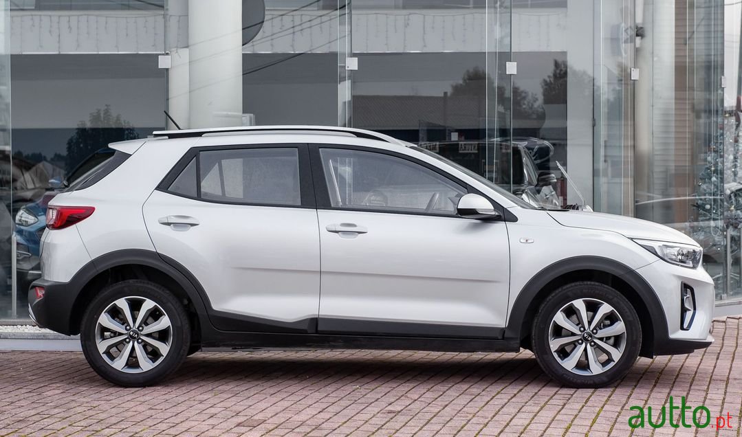 2021' Kia Stonic photo #4