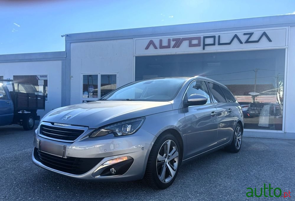 2015' Peugeot 308 photo #1