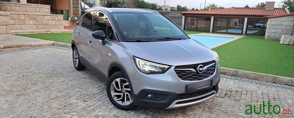 2020' Opel Crossland X photo #1