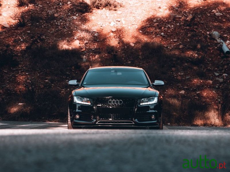 2011' Audi A5 Sportback photo #2