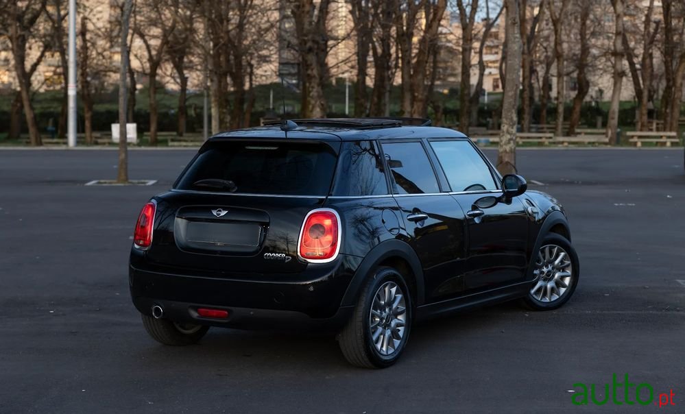 2016' MINI Cooper D photo #2