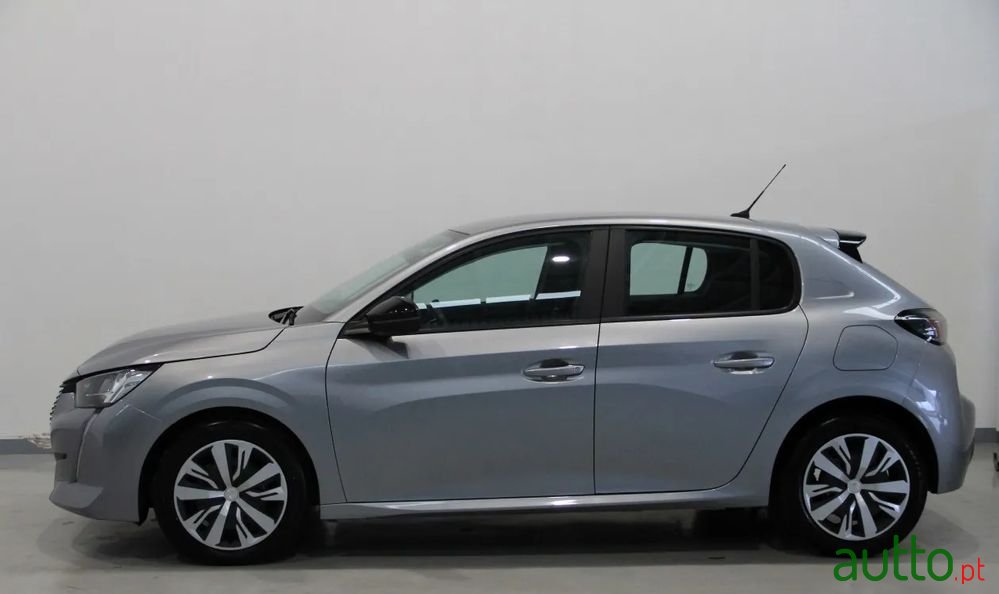 2023' Peugeot 208 photo #2