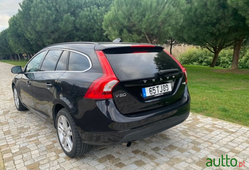 2011' Volvo V60 photo #3