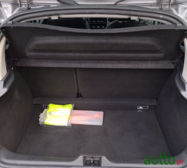 2013' Renault Clio photo #6